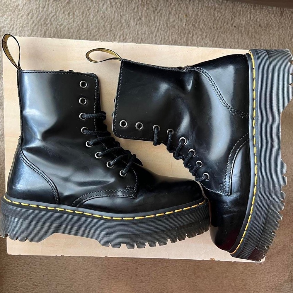 NEW Jadon Dr. Martens platform boots - smooth leather
